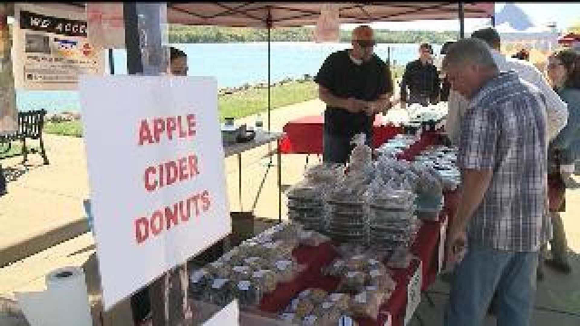 LeClaire residents gather at Apple Fest