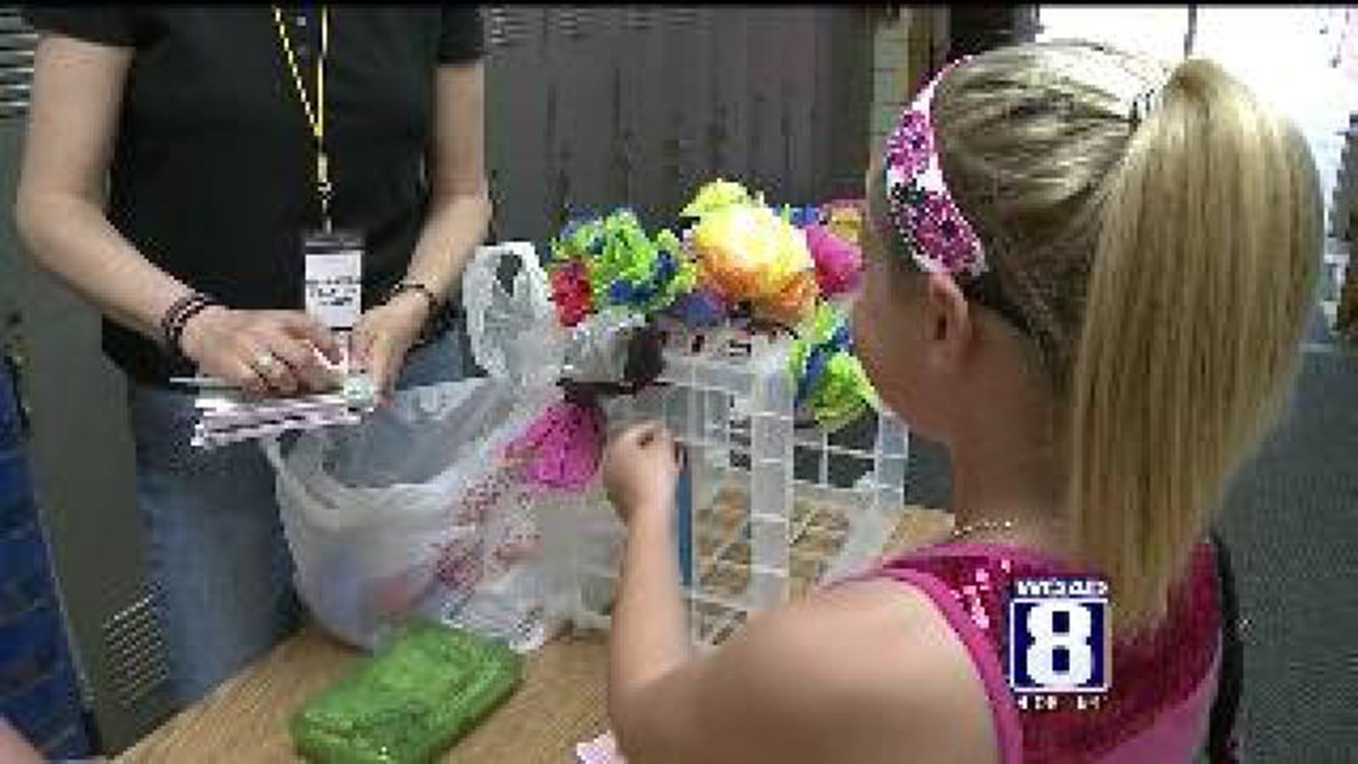 Elementary students sell Mothers Day cards
