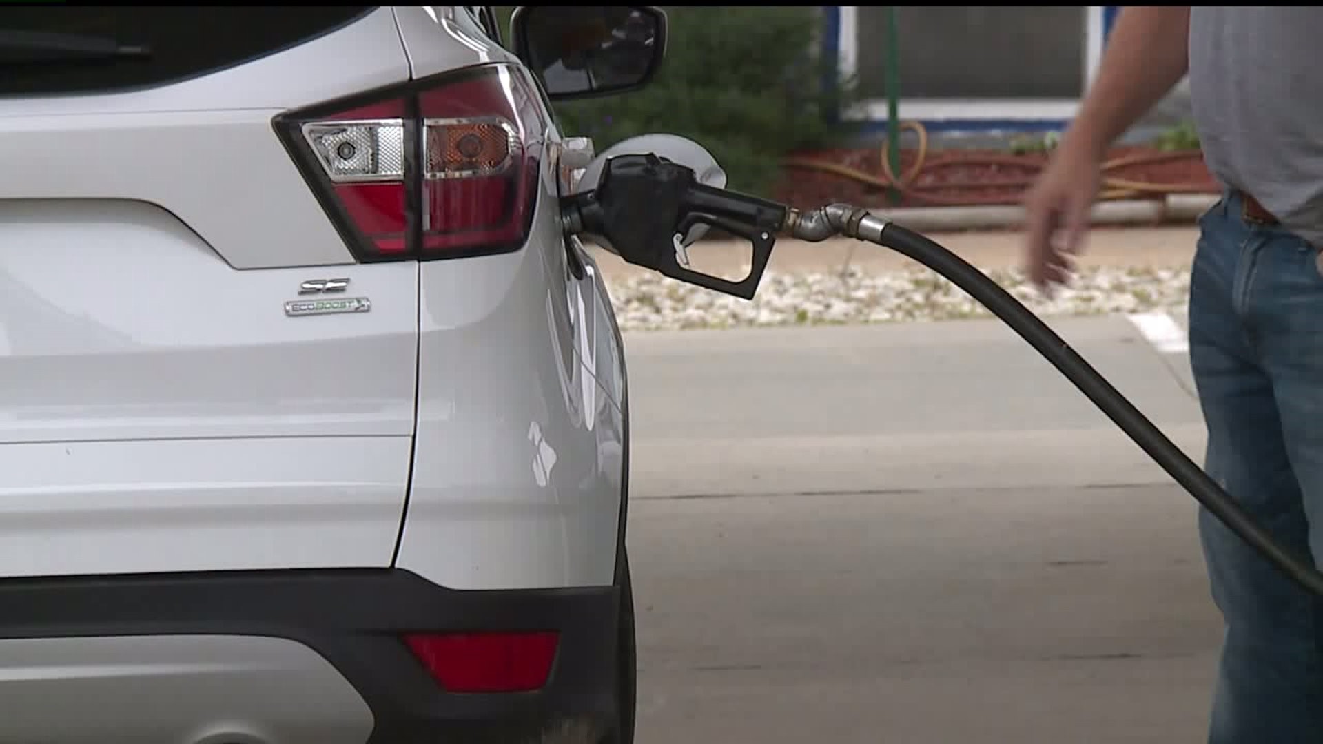 Labor Day weekend gas prices at three-year low