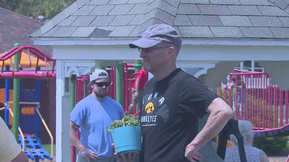 Local community member launches Cambridge's first farmers market - Vimarsana News
