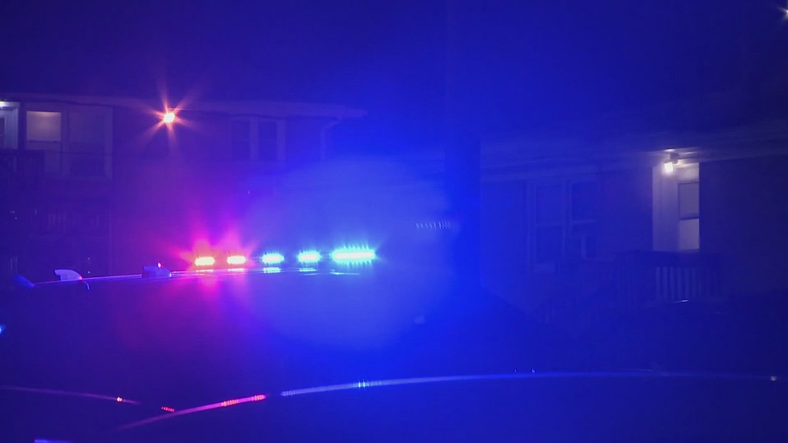 Iowa City police looking for persons of interest after early morning shooting injures 5