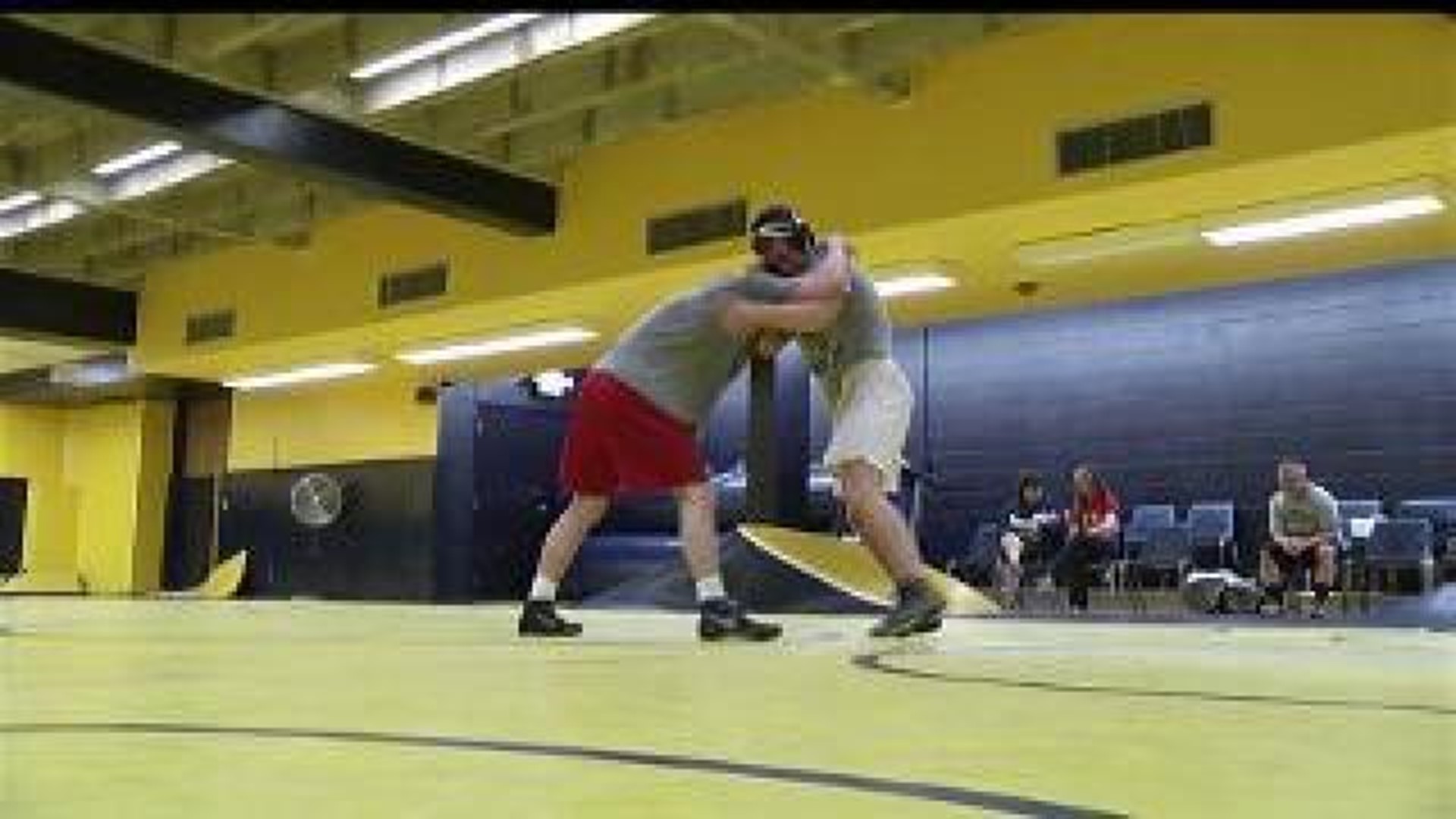 Augie wrestler looks to follow in his dad\'s footsteps