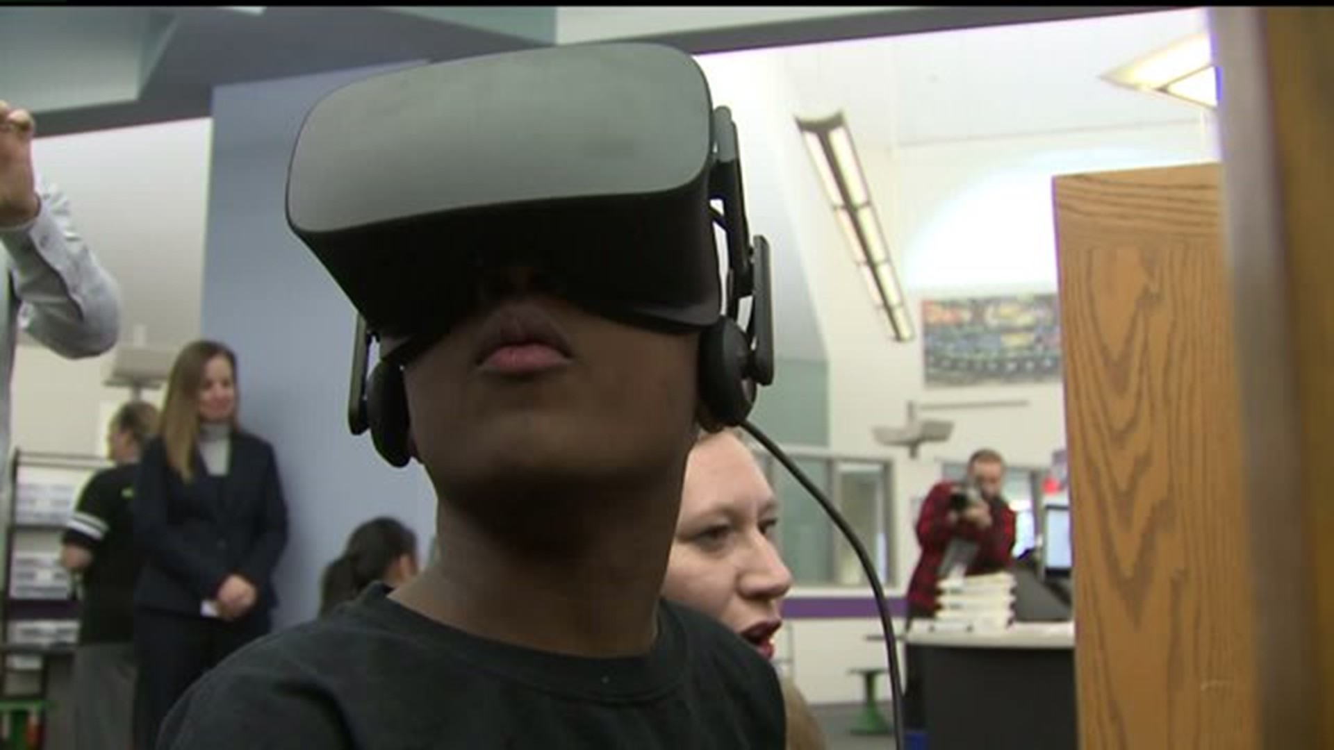 Buffalo Elementary School gets VR headsets