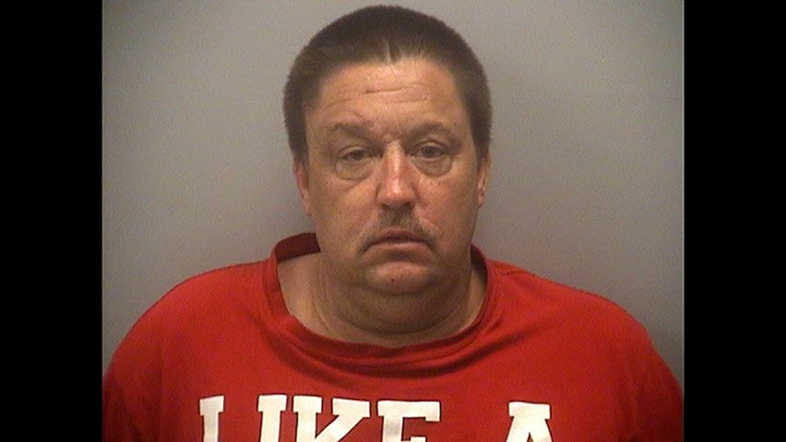 Man accused of driving into door of Dixon, IL gas station, stealing