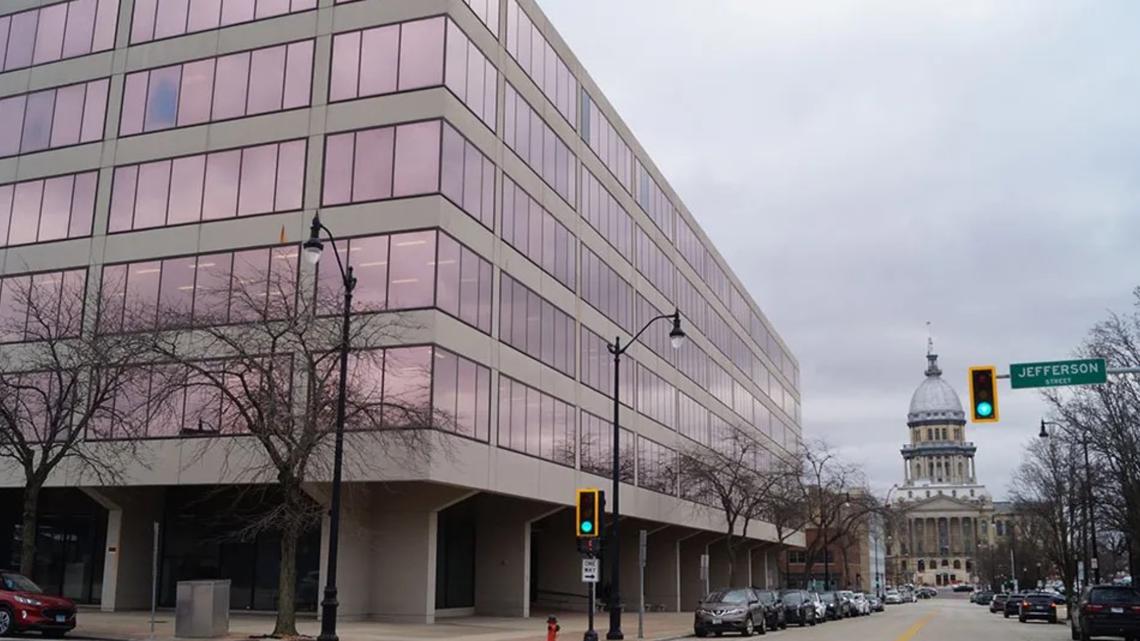 Illinois state education board OKs $10.9B budget request