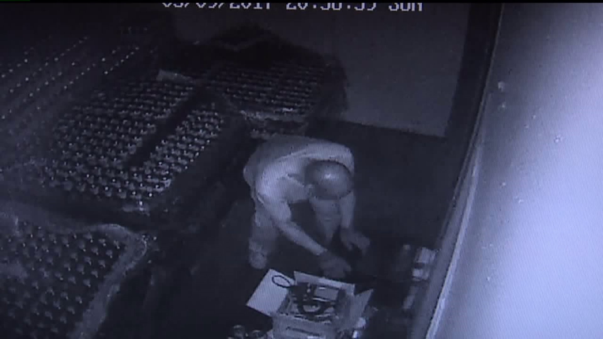 Rock Island man walks in on burglary
