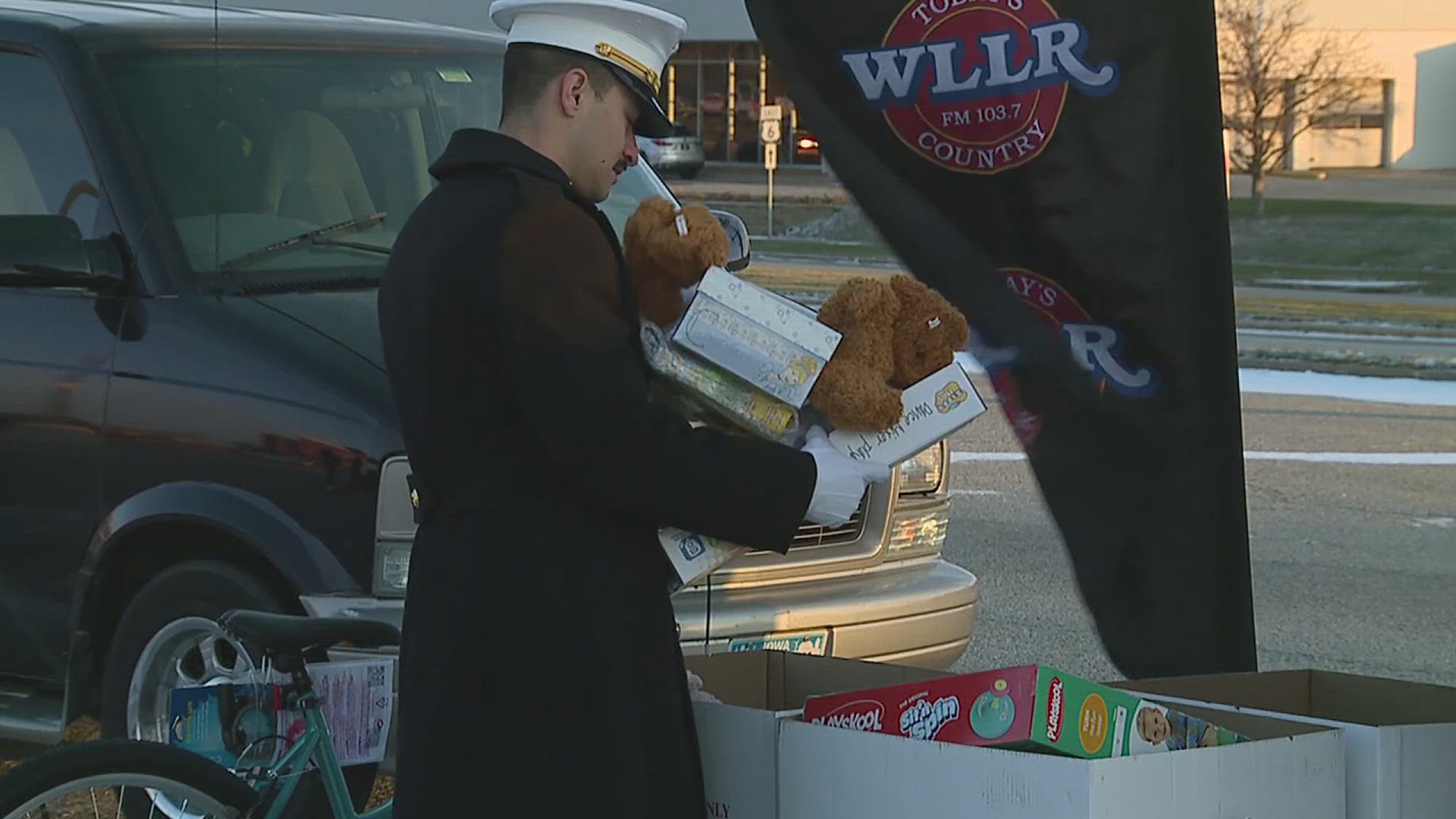 More than 40 boxes of toys were collected in total.