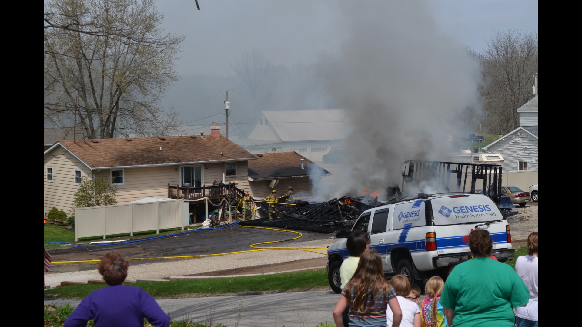 Photos Fire destroys garage and damages homes in Colona neighborhood