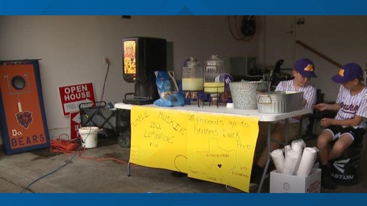 Purple Muskies baseball team sells lemonade, snacks to benefit families impacted by Texas school shooting