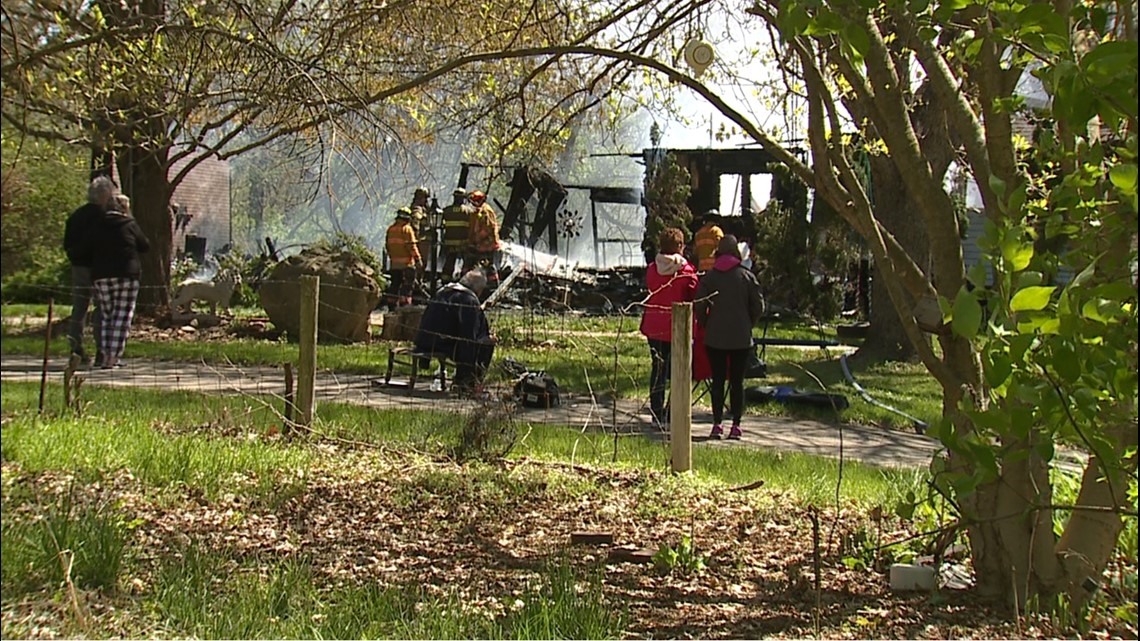 House fire leaves 2 pets dead in Sherrard - Vimarsana News