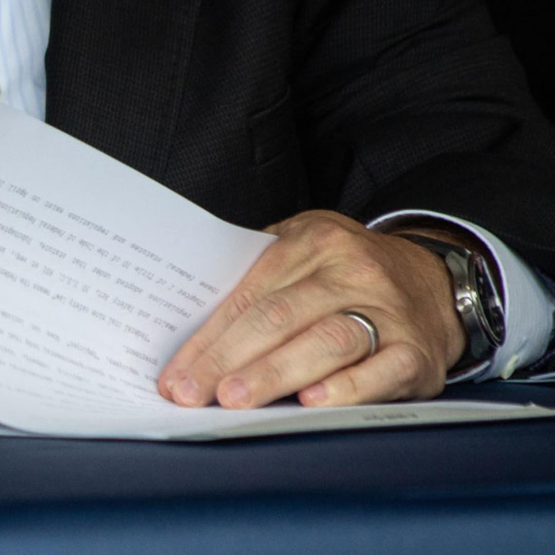 Illinois governor signs over 260 bills into law | wqad.com