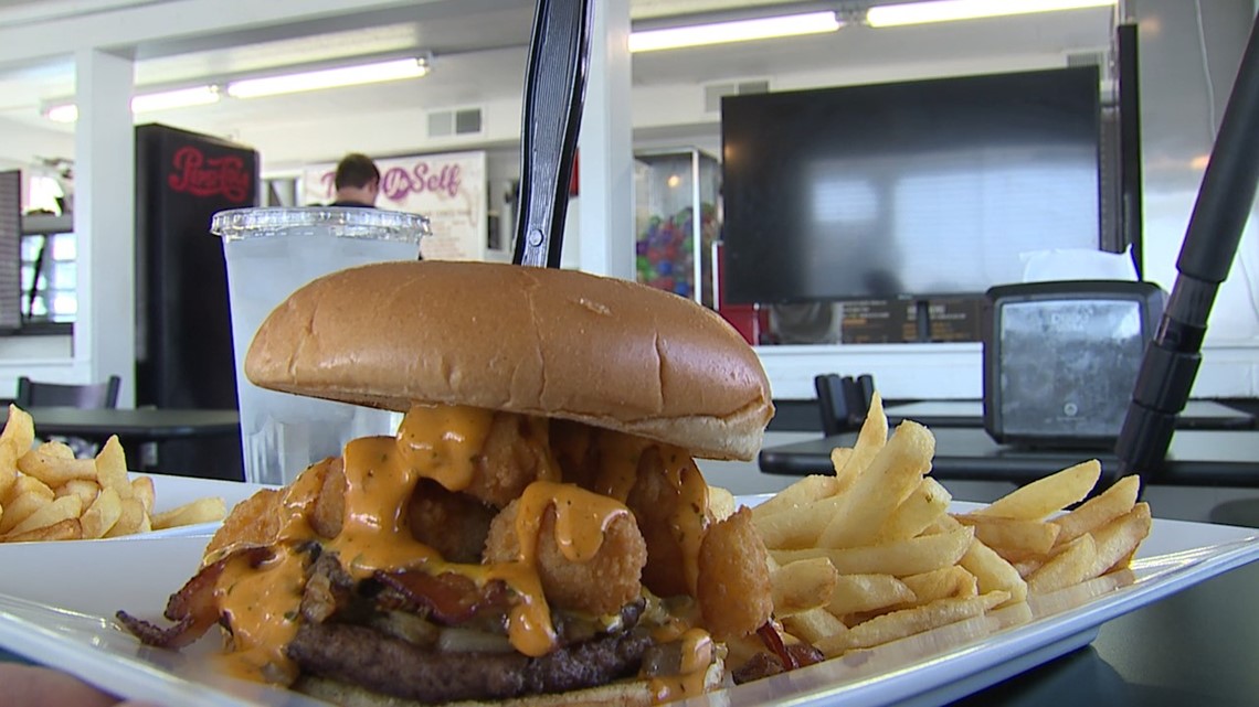 Quad Cities area restaurant finalist in Iowa Best Burger contest