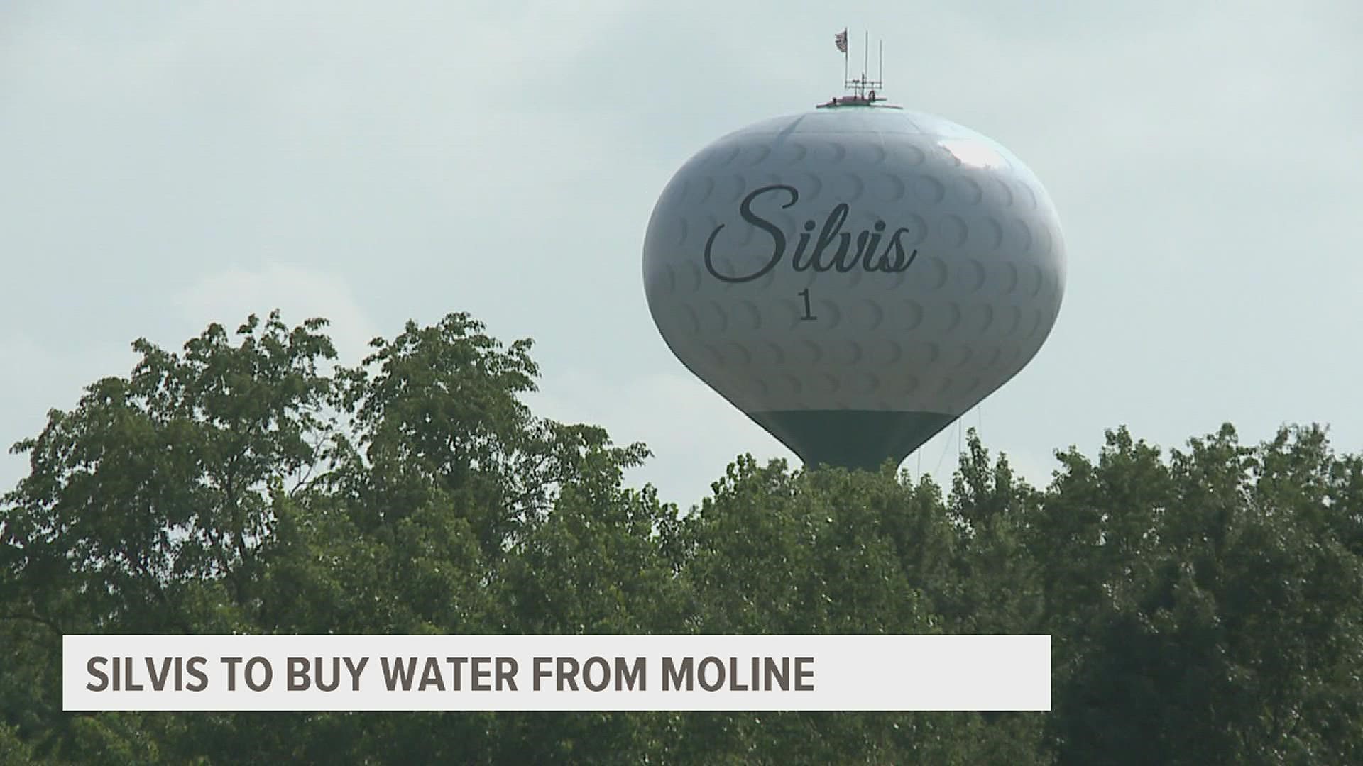 Silvis city council members approved an intergovernmental agreement on Tuesday to purchase Moline's surplus water.