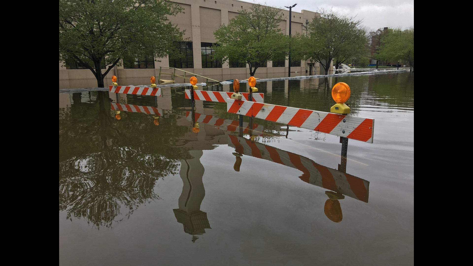 Flooding closes streets in Rock Island