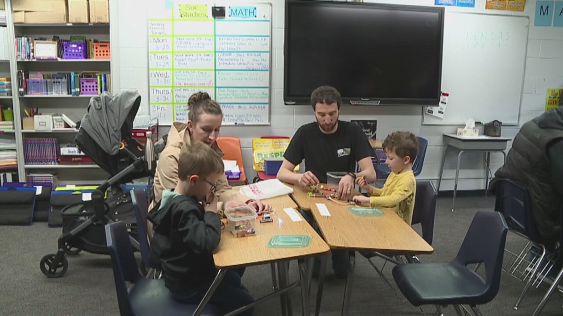 School districts urge Iowa lawmakers for 5% funding boost as soft deadline passes