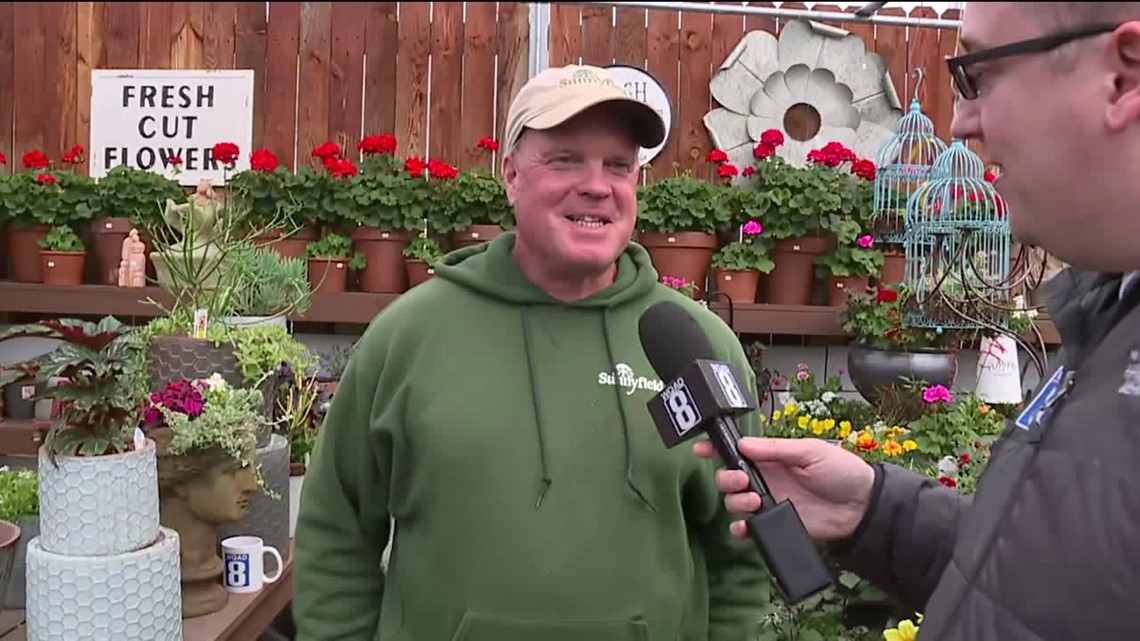 Coffee Break Andrew Stutzke visits Sunnyfield Greenhouse in Galva