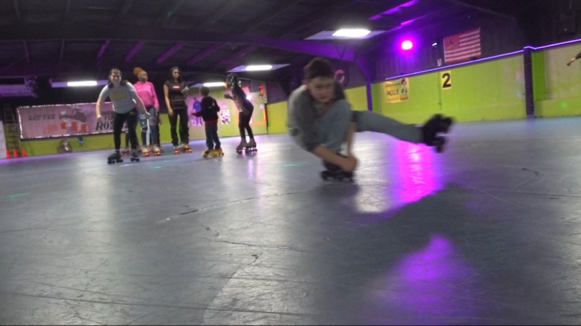 Auction held to fund new floor for Galesburg skate rink - Vimarsana News