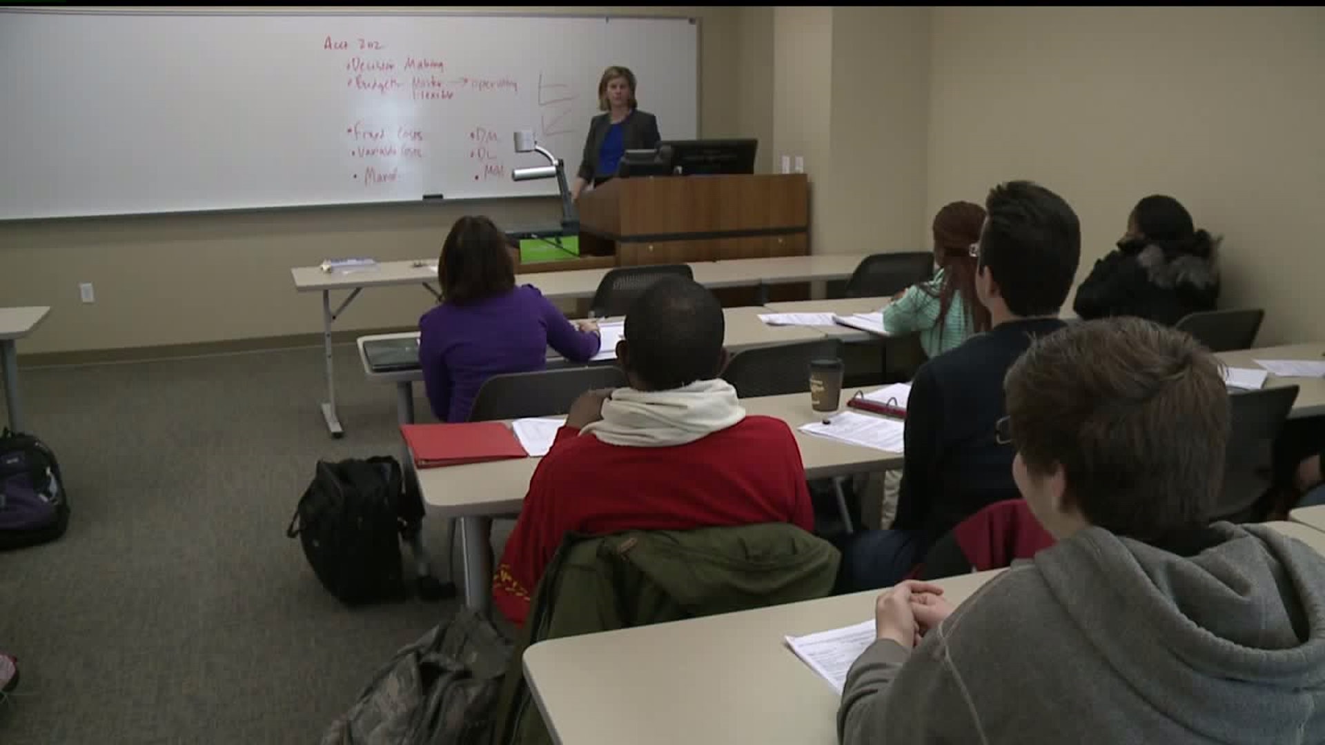 Illinois state colleges receive funds