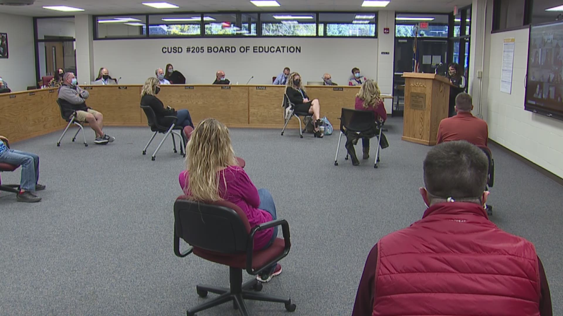 Galesburg School District Votes To Bring Back Lowest Performing El And K 2 Students Wqad Com