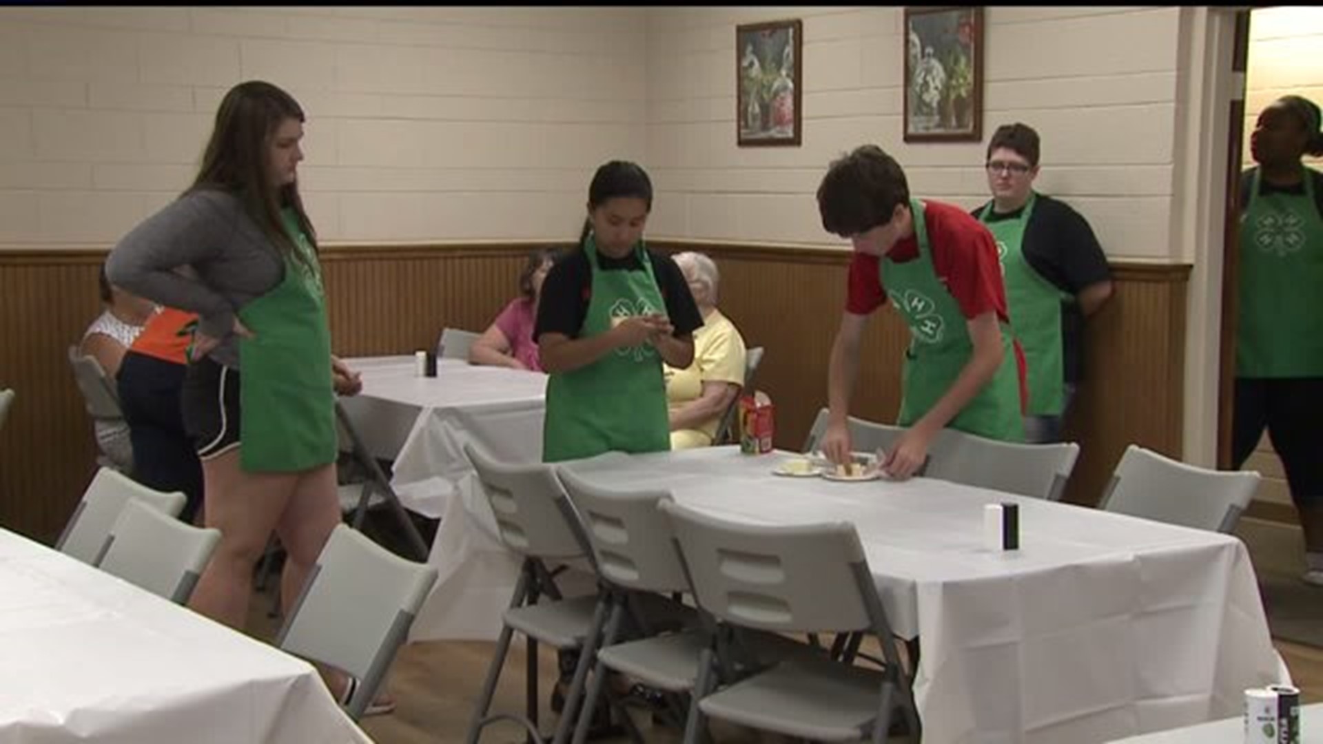 Local 4H teens help feed those in need
