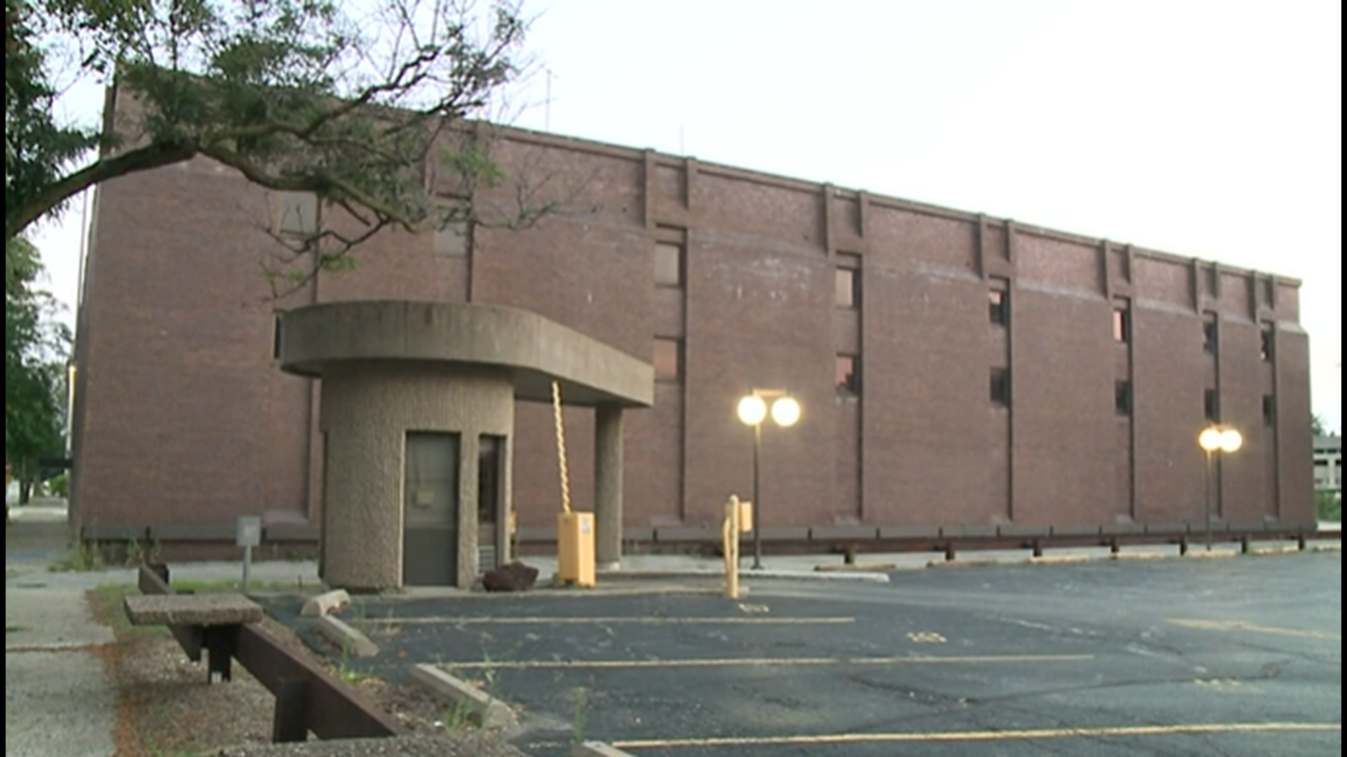 Once complete, the building will house three government offices, including the United States District Court for Illinoi's Central District.