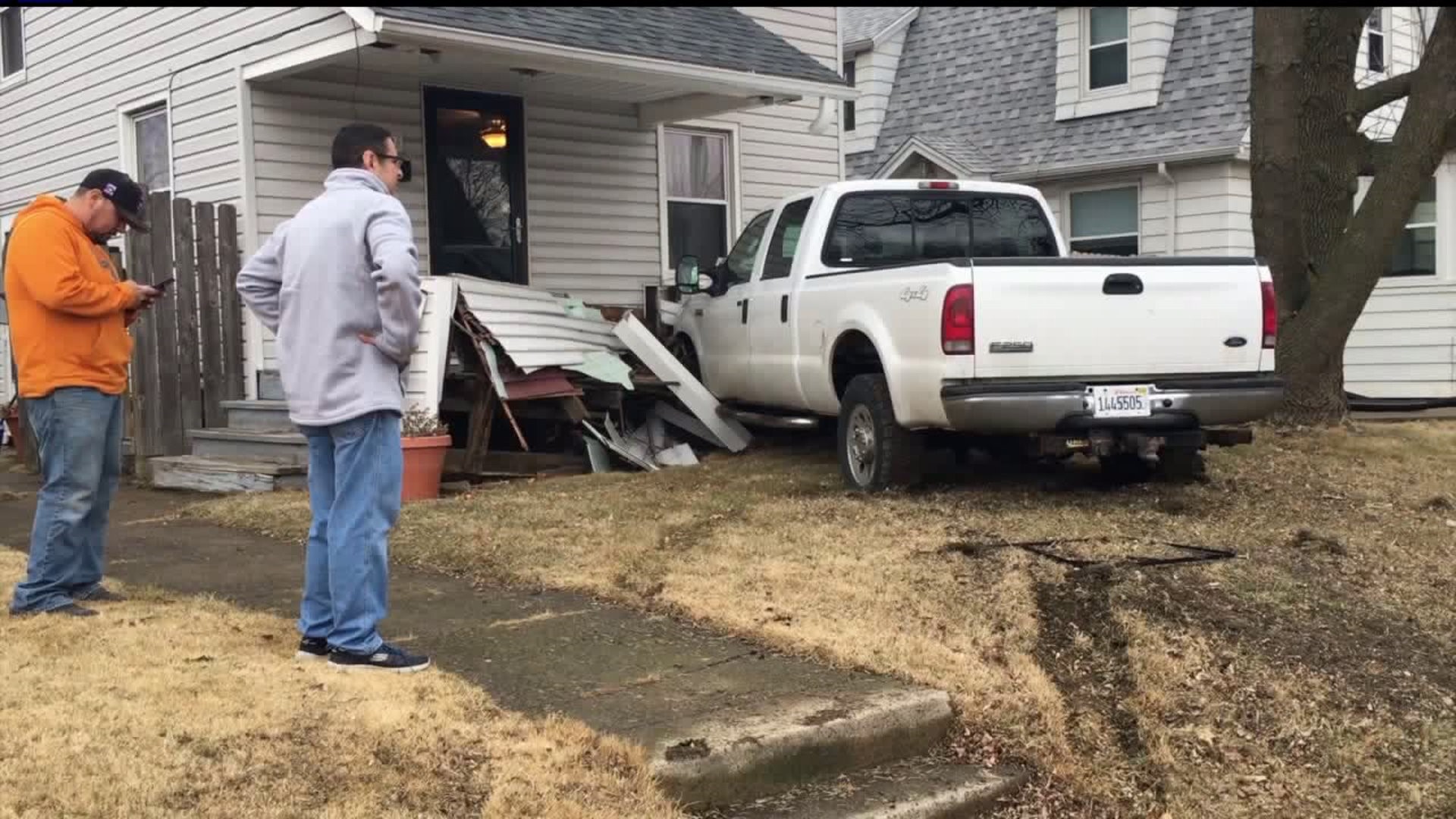 House struck by truck in Moline