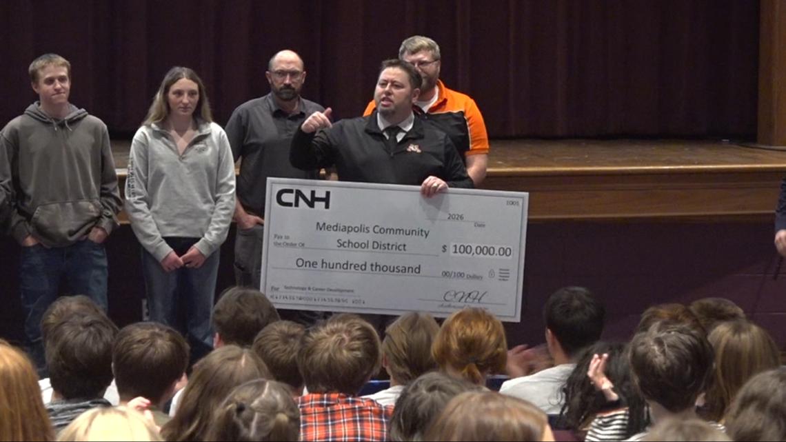 CNH donation brings welding, manufacturing programs to Mediapolis schools