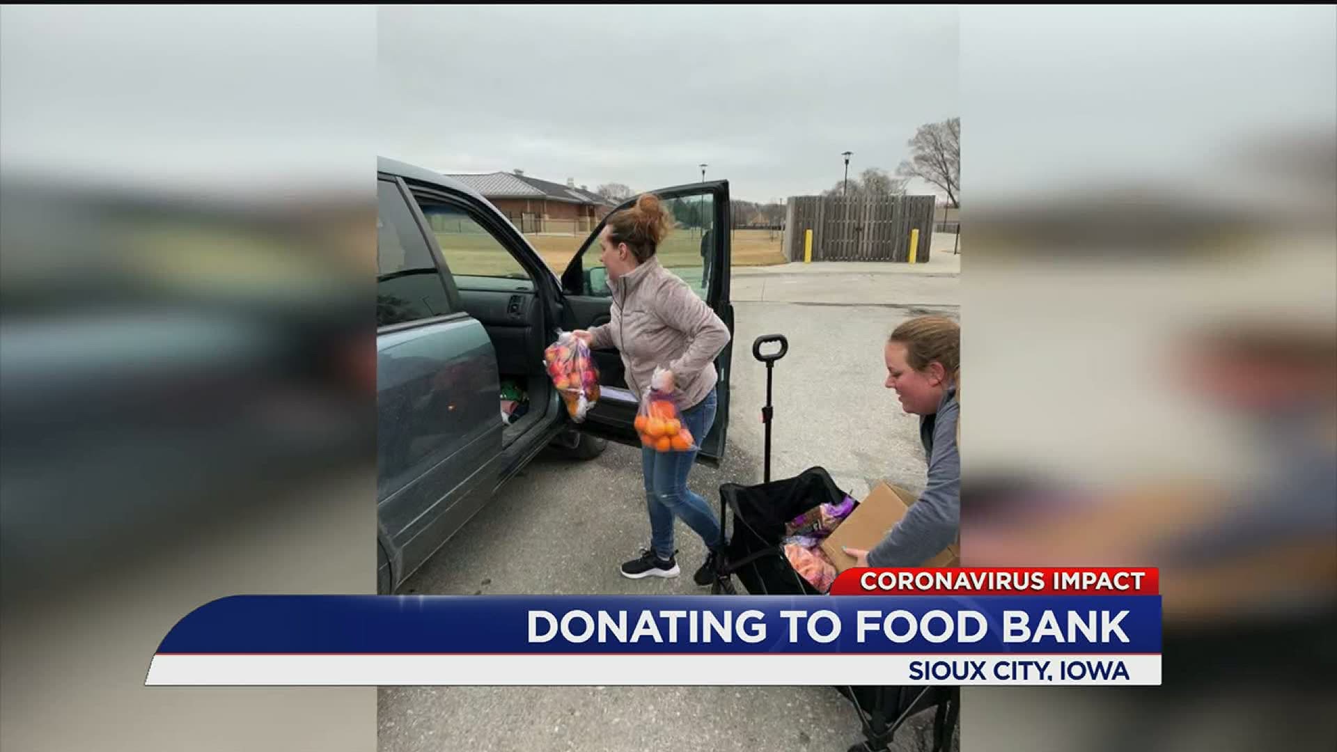 Caseys Donates to Riverbend Food Bank
