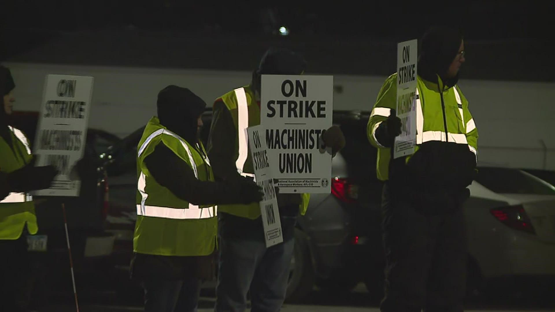 Eaton Corporation union workers were on the picket lines fighting for a fairer employment contract Friday, Feb. 18 in Davenport.
