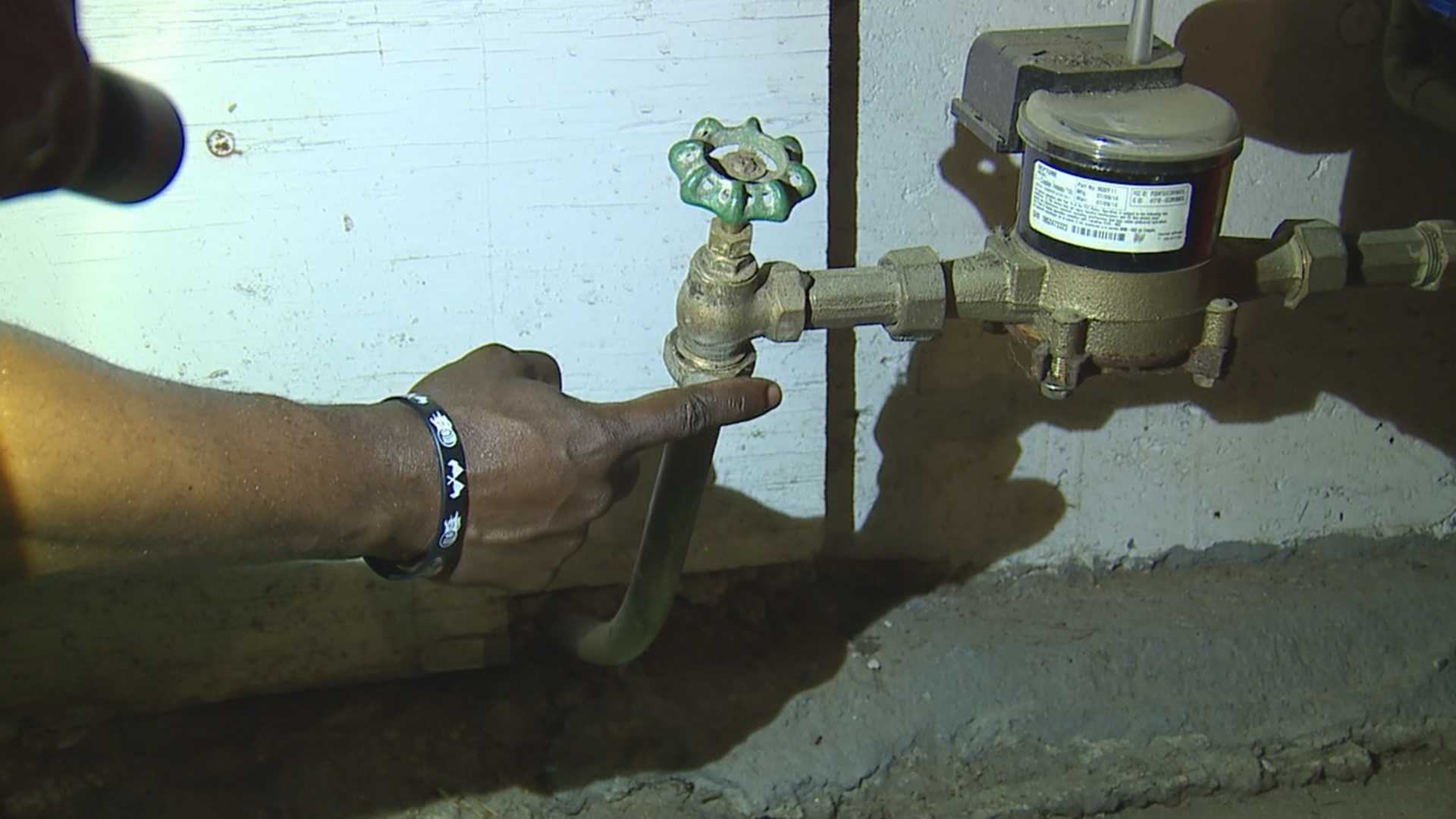 Western Illinois University students are going door to door in Silvis this week to identify what households need to have lead service pipes removed.