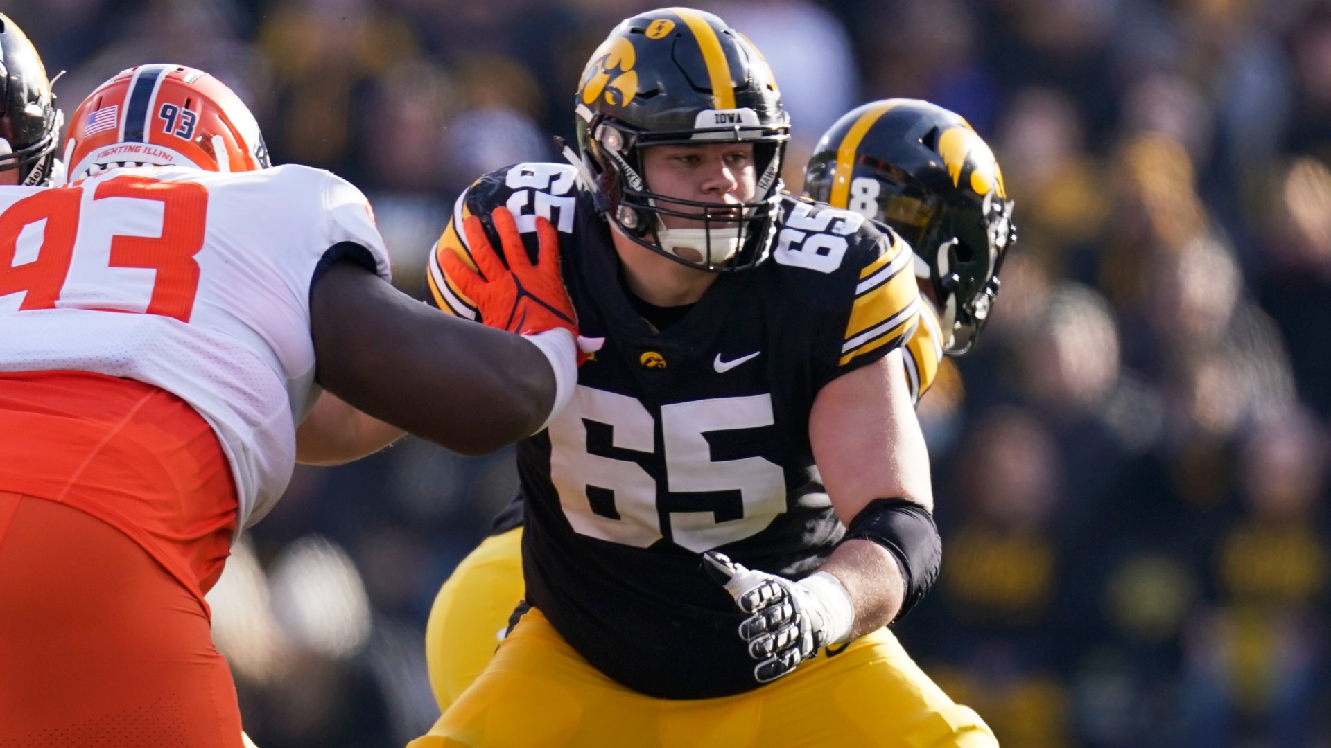 Iowa center Tyler Linderbaum selected in 1st round by Ravens