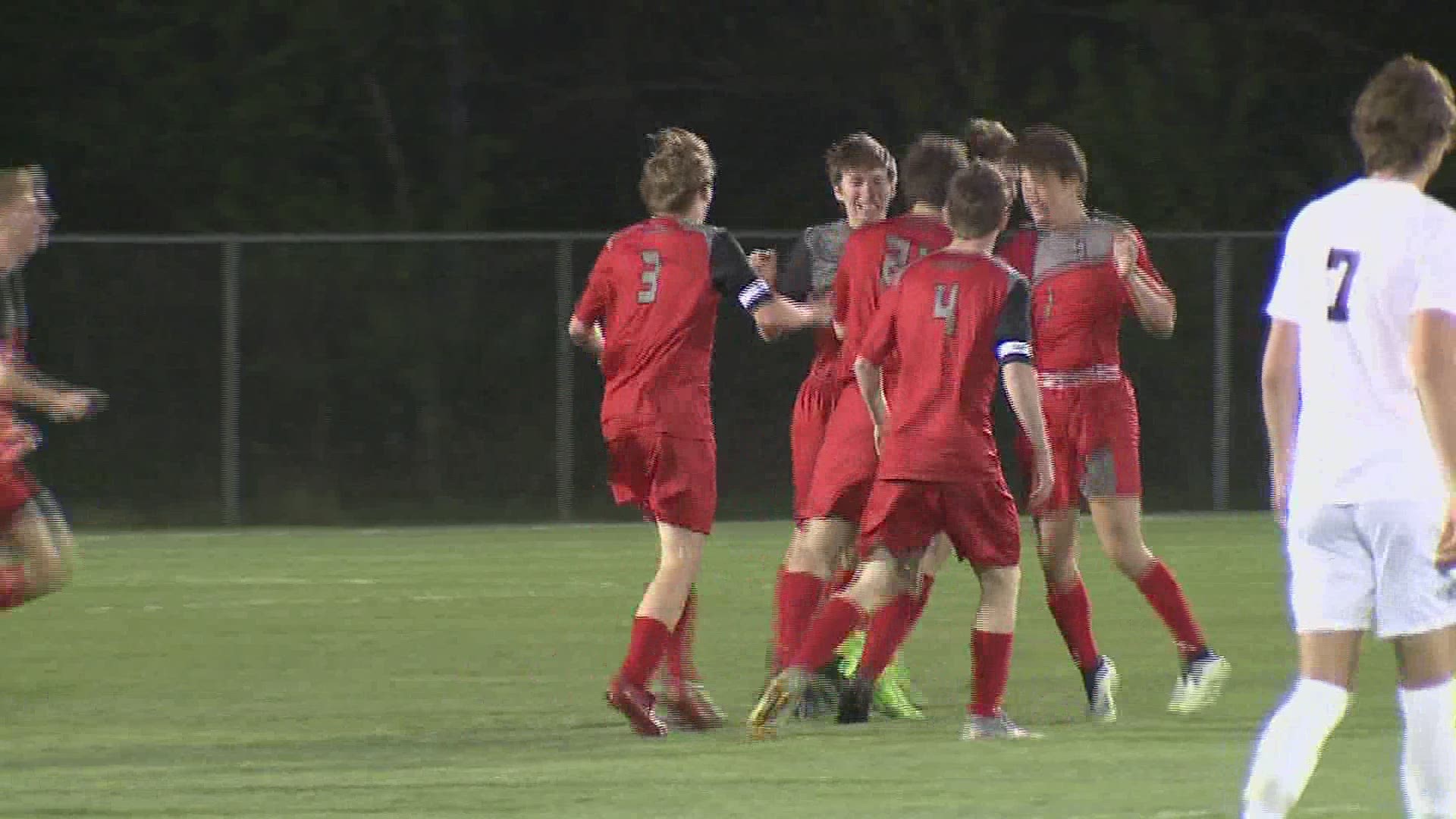 North Scott gets a late goal to beat #2 Pleasant Valley 1-nil.