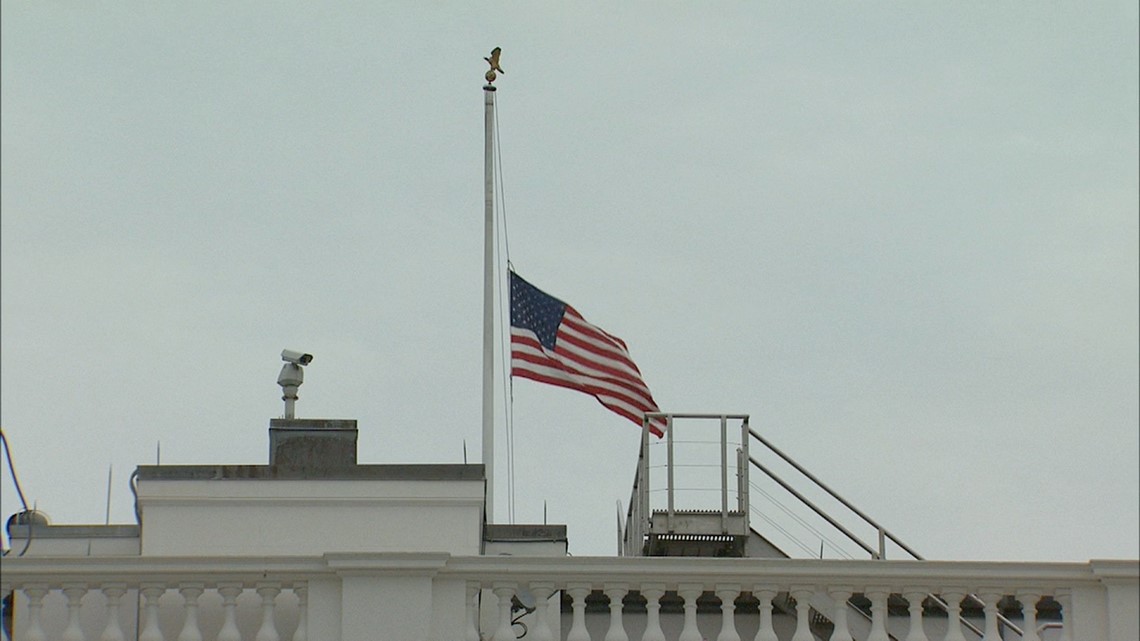 Obama orders flags to half staff at White House for Chattanooga victims