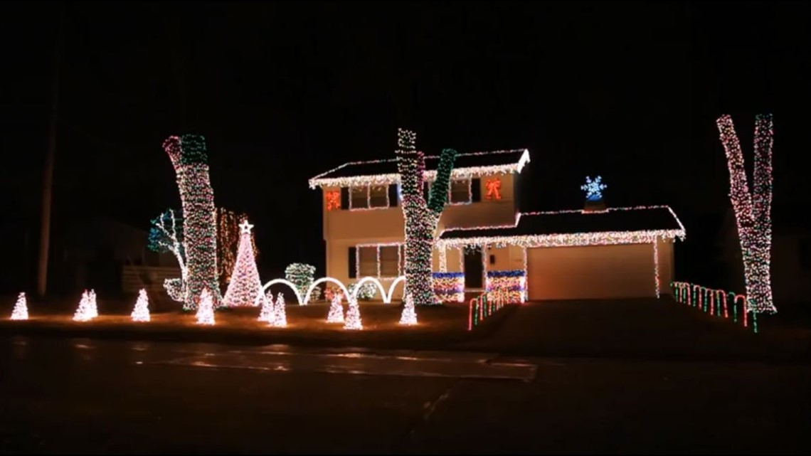 Where to find Christmas light displays, even after Christmas