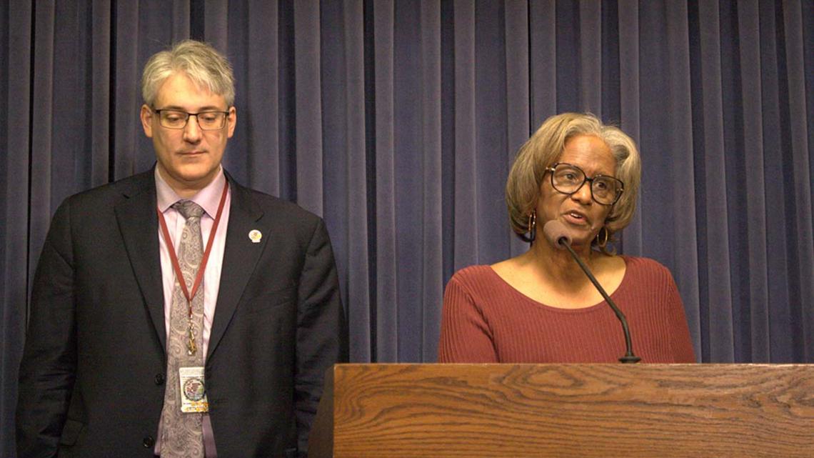 Illinois Senate committee passes bill regulating loud commercials on streaming