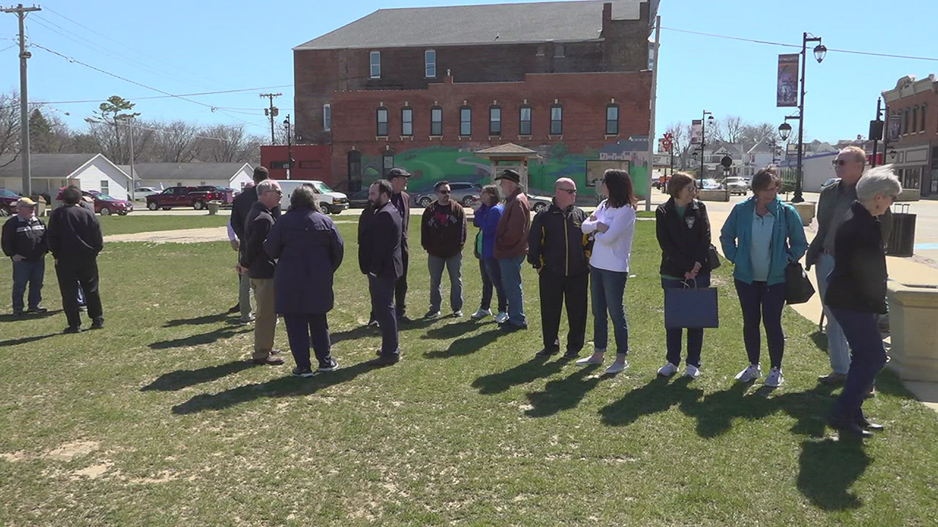 A 2008 fire in downtown Maquoketa left a blank space on Main Street. Now, a city organization is raising funds to fill it.