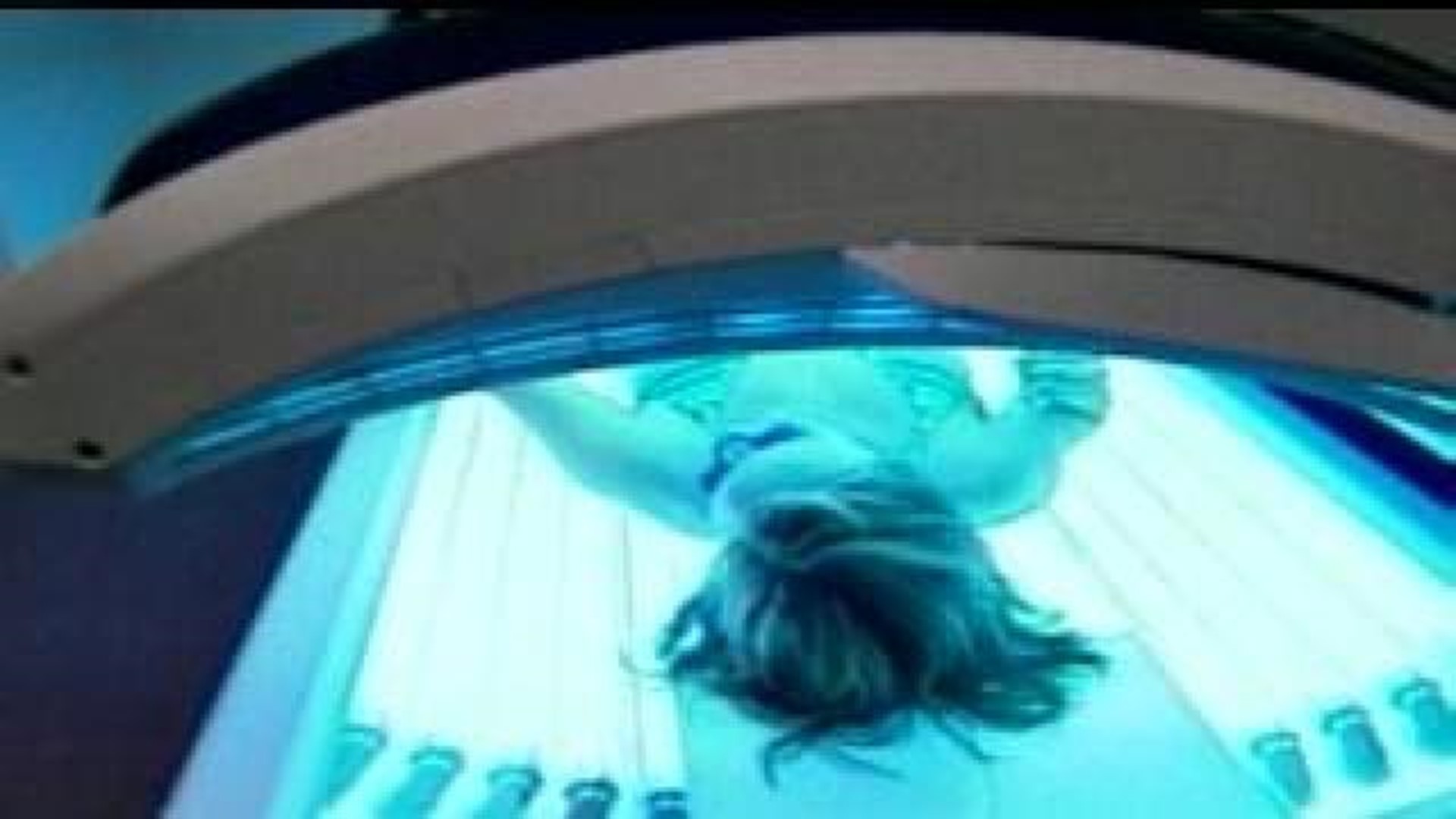 Local businesses react to teen tan ban in Illinois