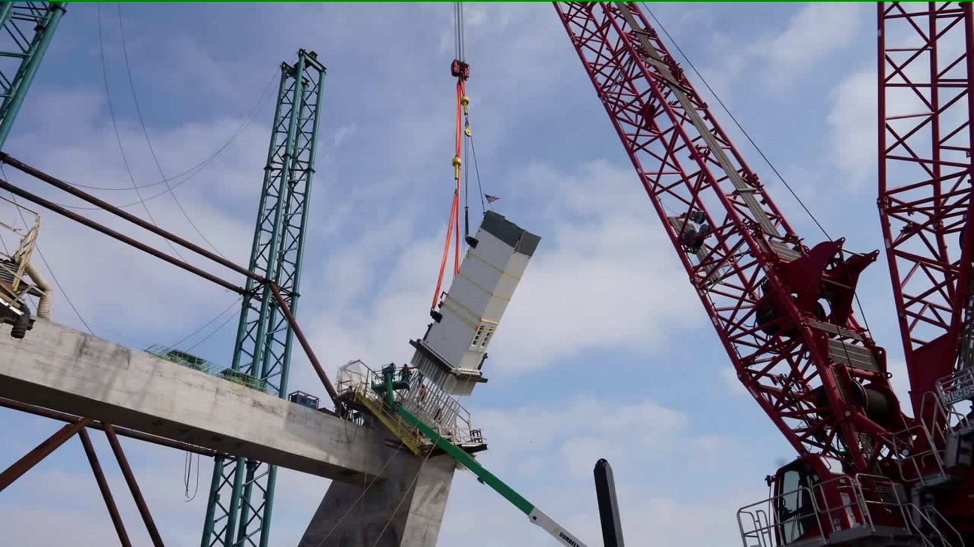 Arch goes into place on I-74 Bridge construction