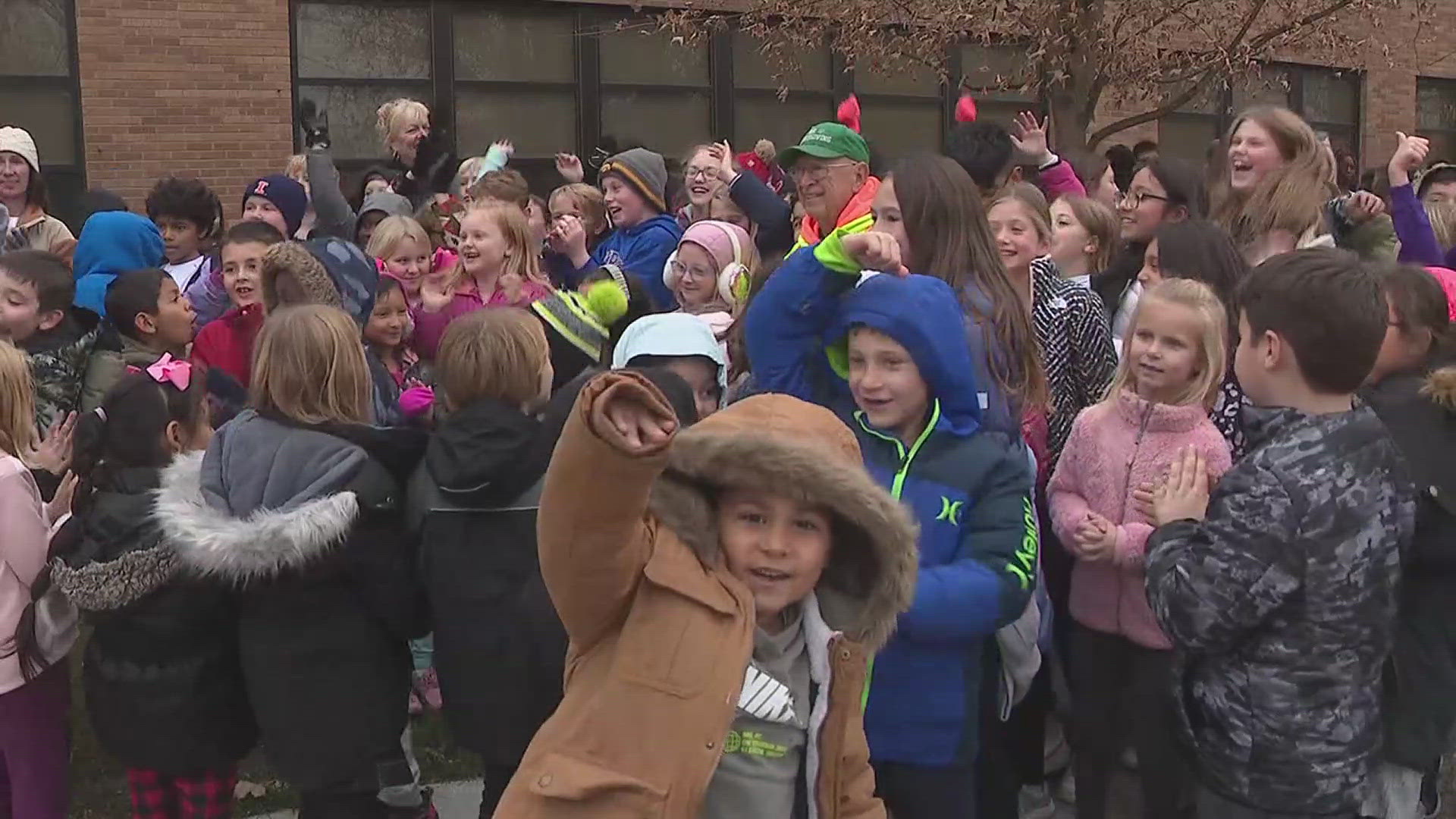 Seton Catholic School is doing its part to keep a holiday tradition going by supporting Bob Vogelbaugh, also known as Mr. Thanksgiving.