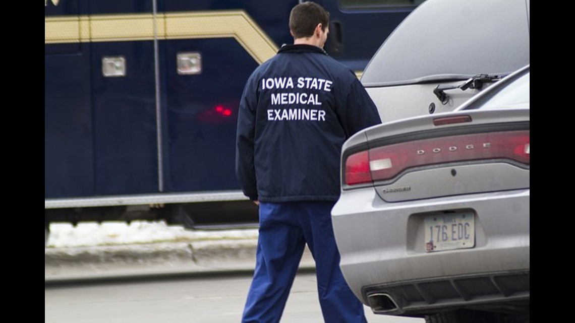 Body found in wooded area behind Burlington, Iowa HyVee