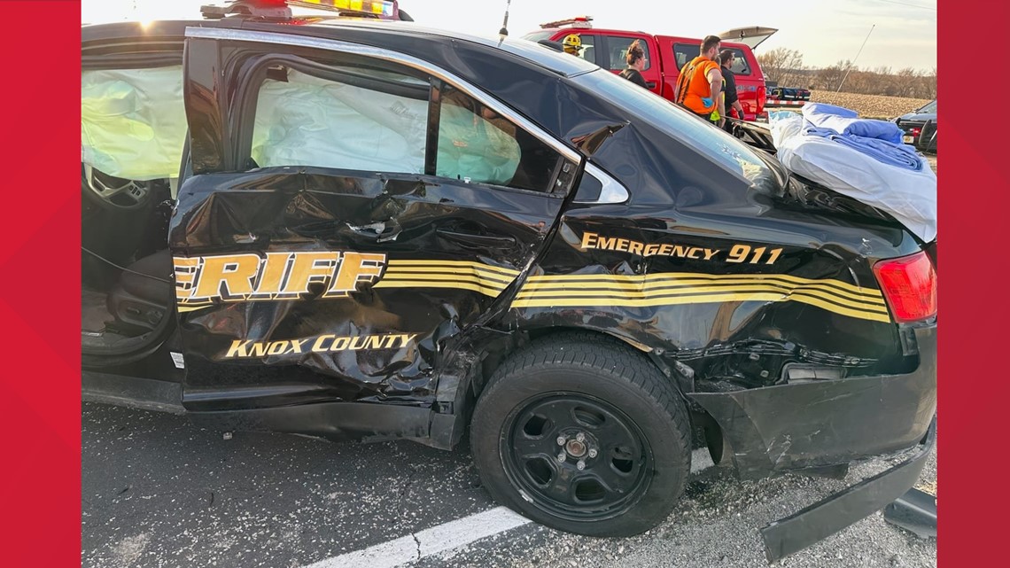 Knox County deputy car hit by another car on Highway 8