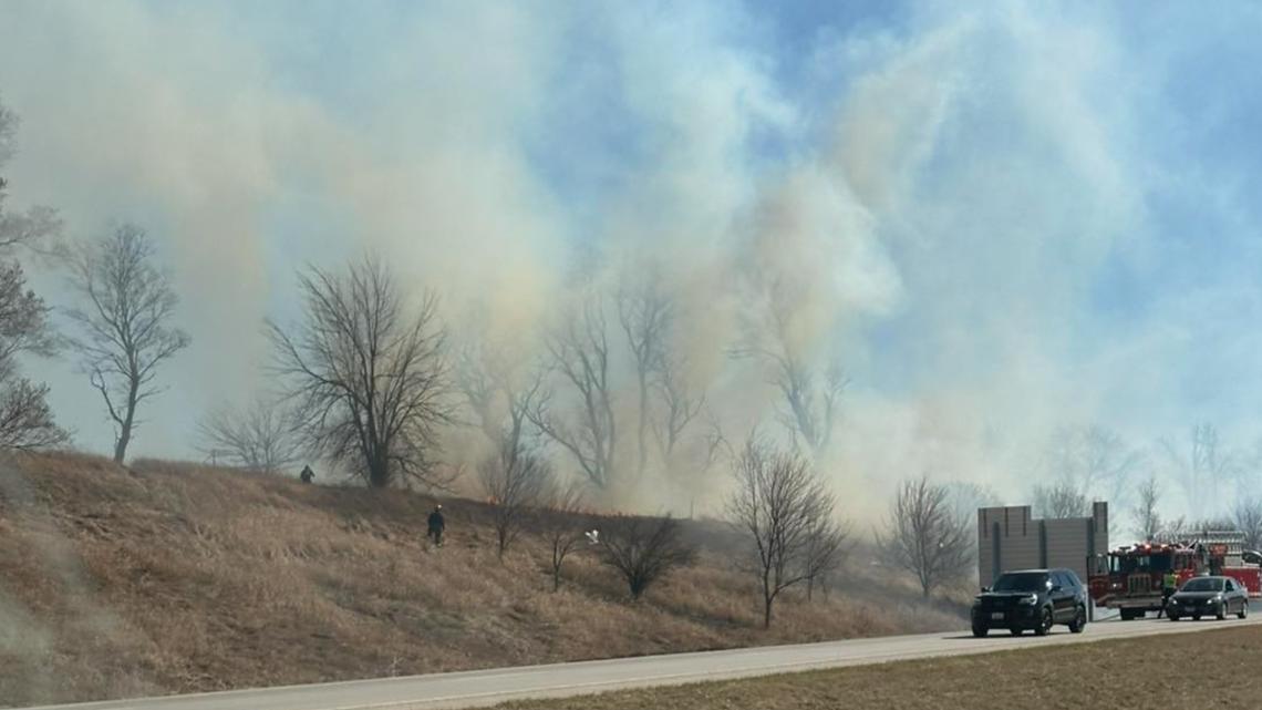Grass fire breaks out near West Lake in Davenport