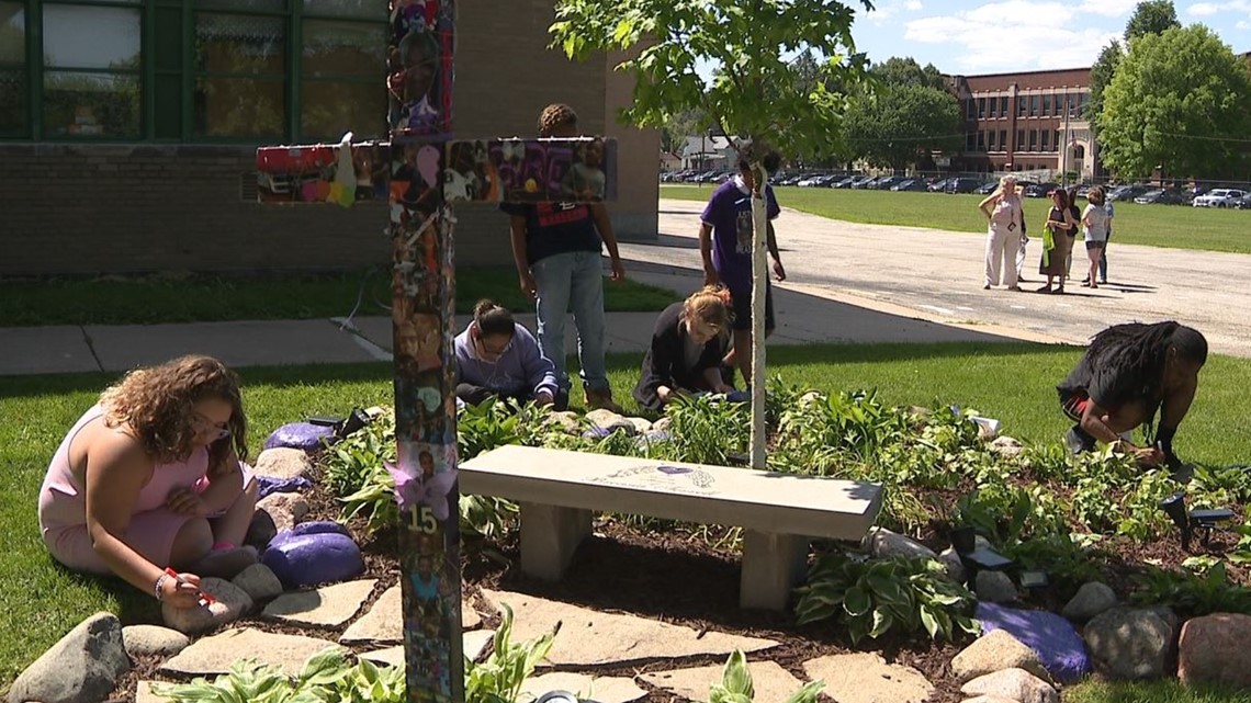 Memorial garden made at Monroe Elementary for Breasia Terrell - Vimarsana News