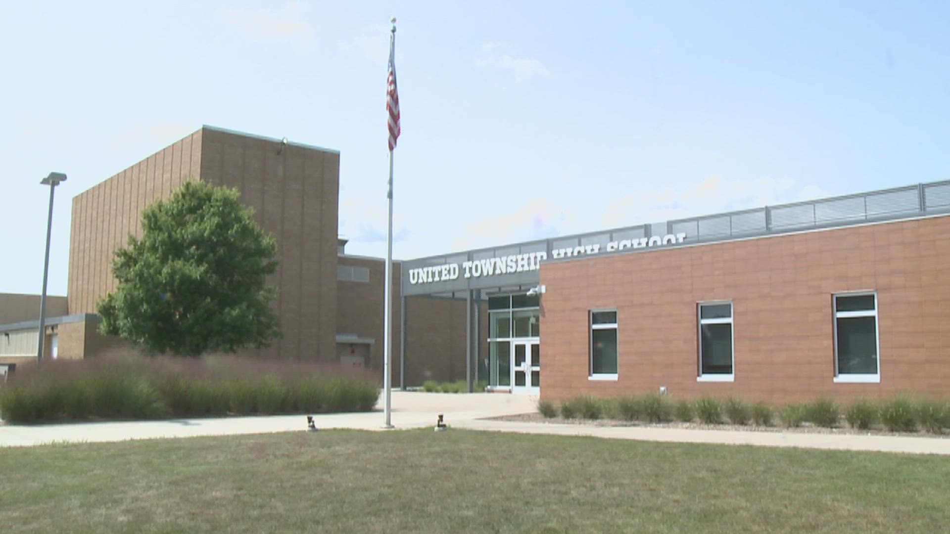 United Township School District started off its first day of school with the option of wearing masks for students then that changed by the end of the day.