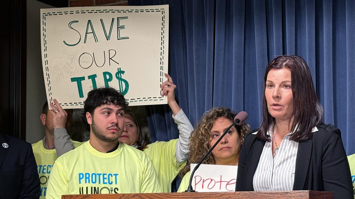 Bill ending Illinois' tipped wage advances in statehouse - Vimarsana News