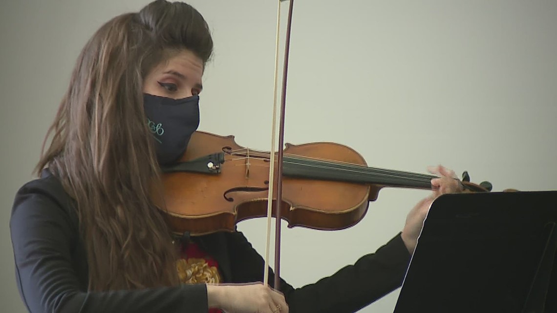 Quad Cities Symphony sends musicians to Genesis COVID-19 mass vaccination clinic - Vimarsana News