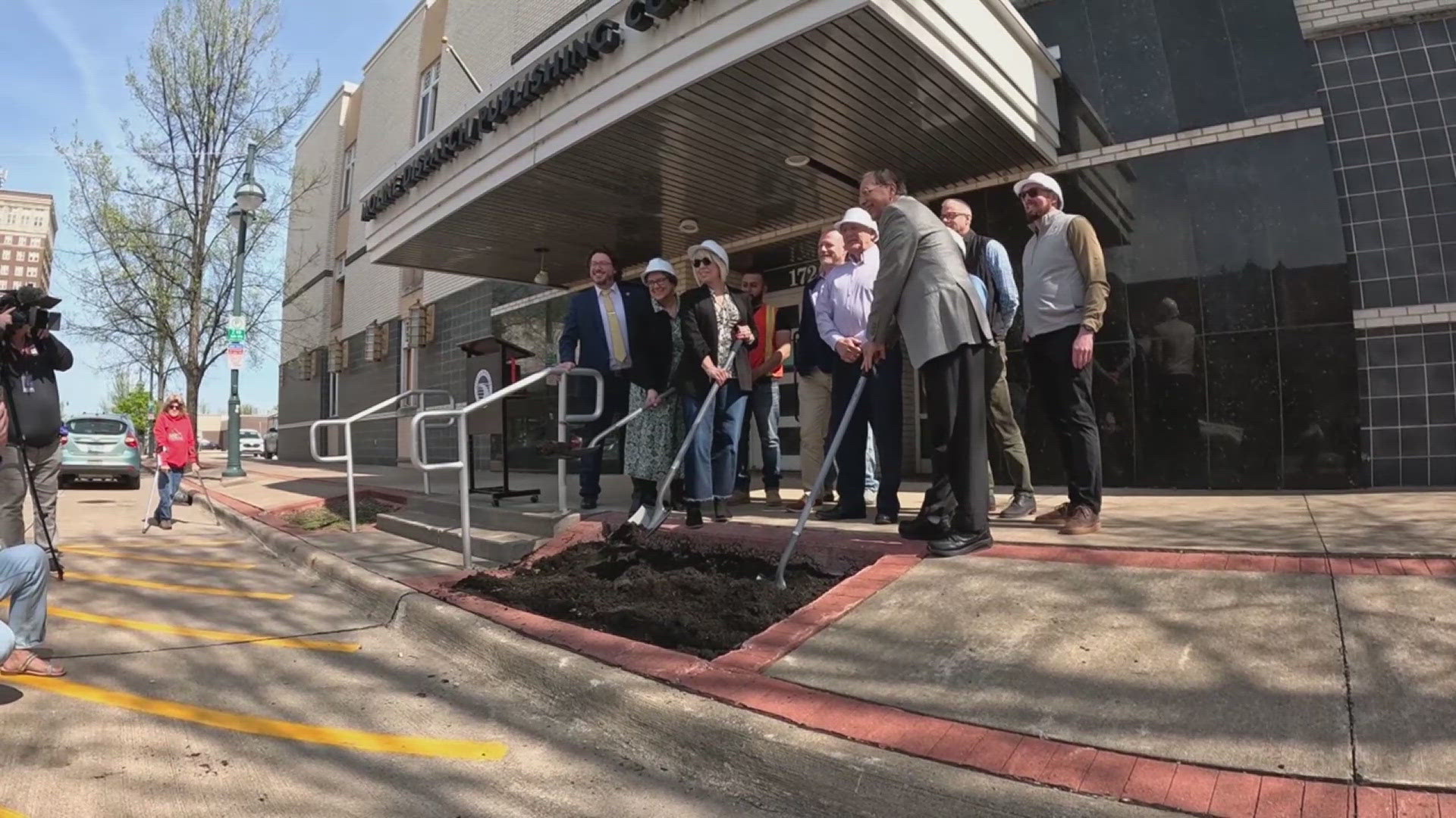 Moline Dispatch Developers break ground on apartments in old Moline Dispatch building ...