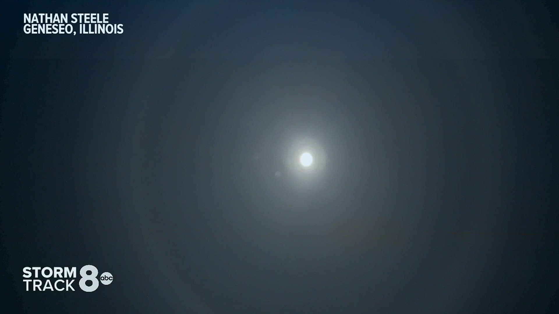 Nathan Steele of Geneseo, Illinois Lunar Halo Picture