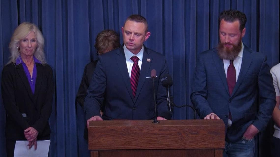 Neil Anderson steps down from Illinois Senate GOP leadership after filing abortion bill