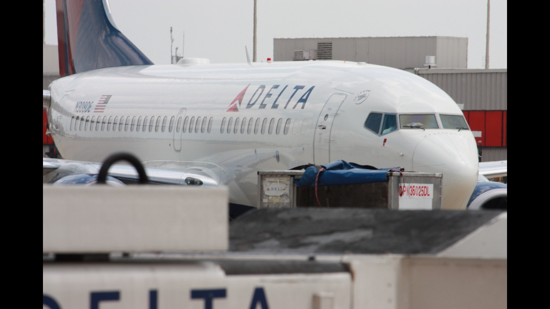 delta airlines damaged luggage